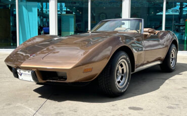 Chevrolet Corvette 1975 Sedan