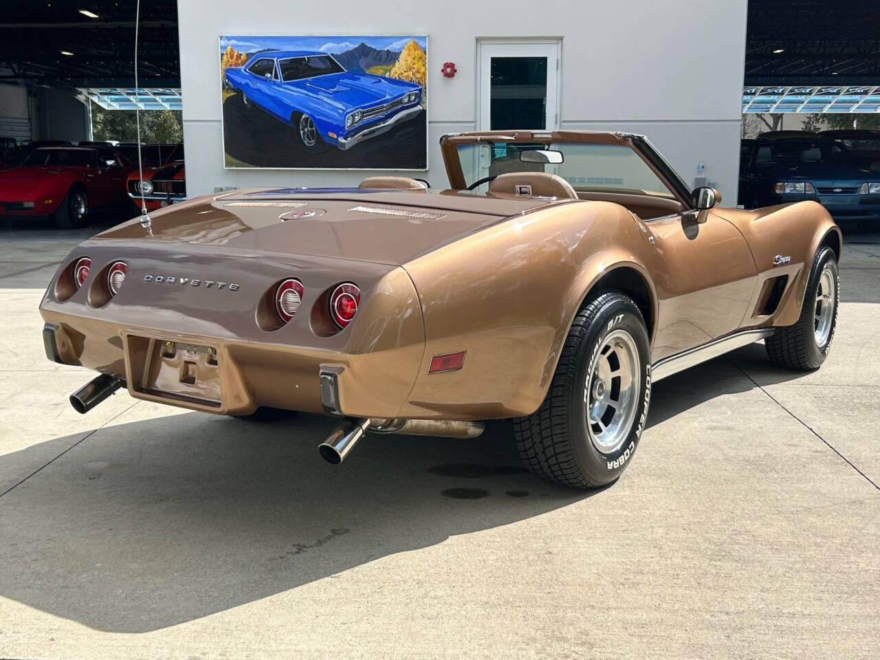 Chevrolet-Corvette-1975-Sedan-4