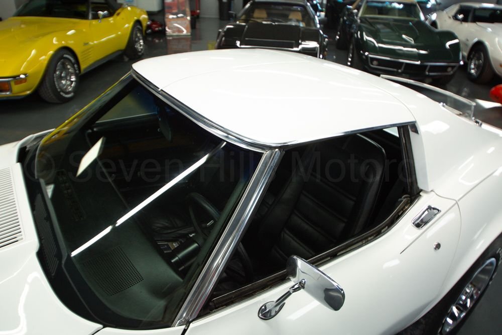 Chevrolet-Corvette-1976-Coupe-10