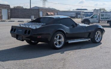 Chevrolet-Corvette-1976-Coupe-10