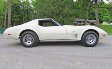 Chevrolet-Corvette-1976-Coupe-12