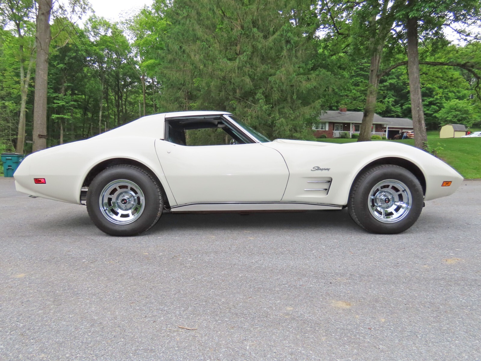 Chevrolet-Corvette-1976-Coupe-12