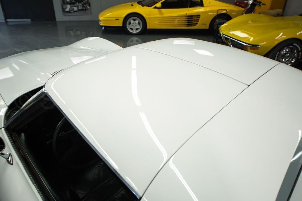 Chevrolet-Corvette-1976-Coupe-13