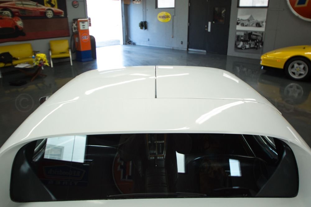 Chevrolet-Corvette-1976-Coupe-14