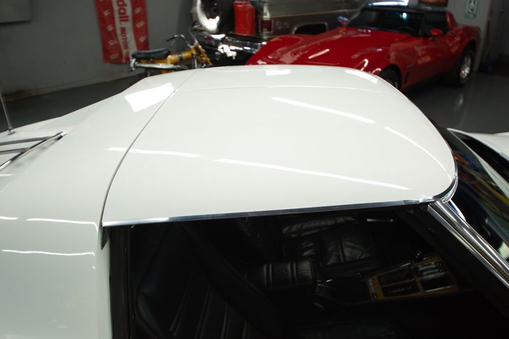 Chevrolet-Corvette-1976-Coupe-17