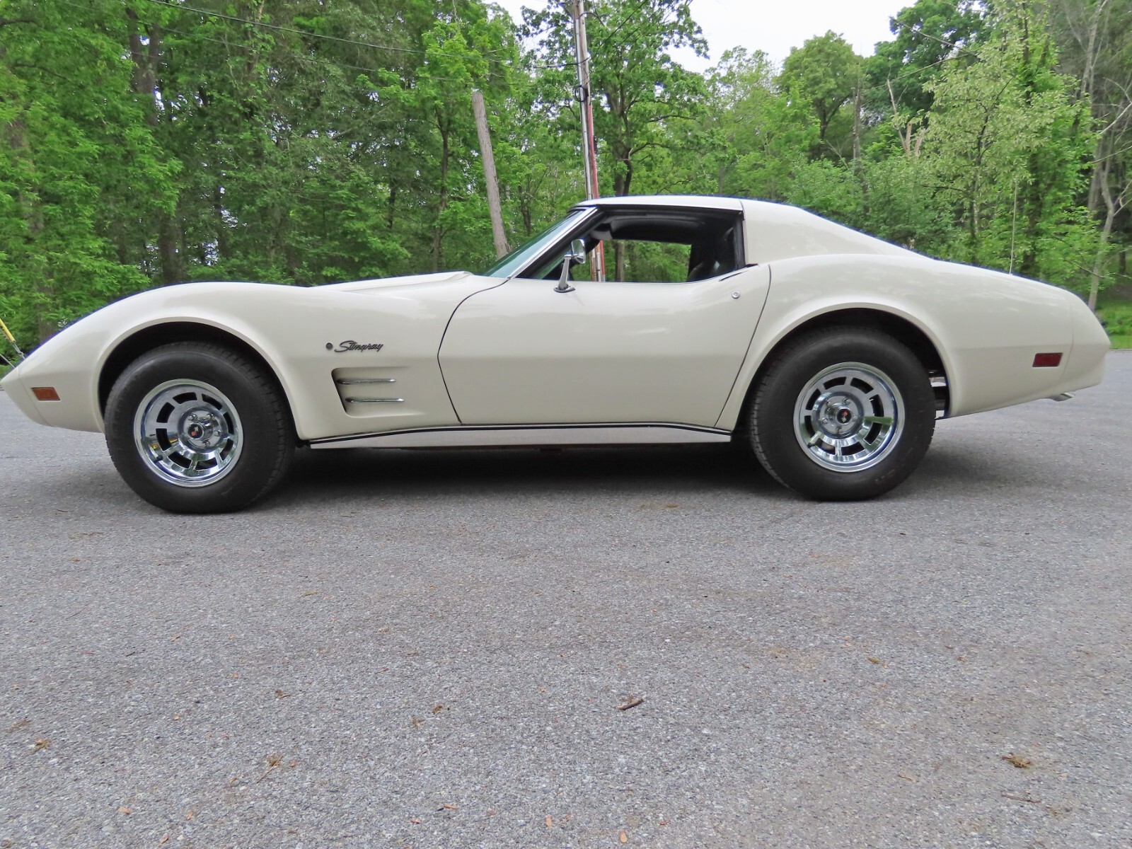 Chevrolet-Corvette-1976-Coupe-18