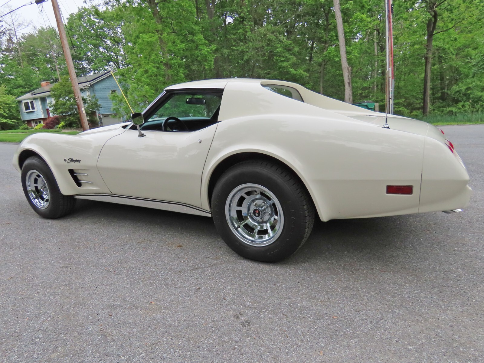 Chevrolet-Corvette-1976-Coupe-19