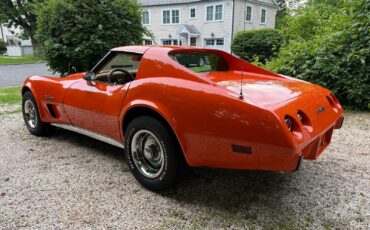 Chevrolet-Corvette-1976-Coupe-2