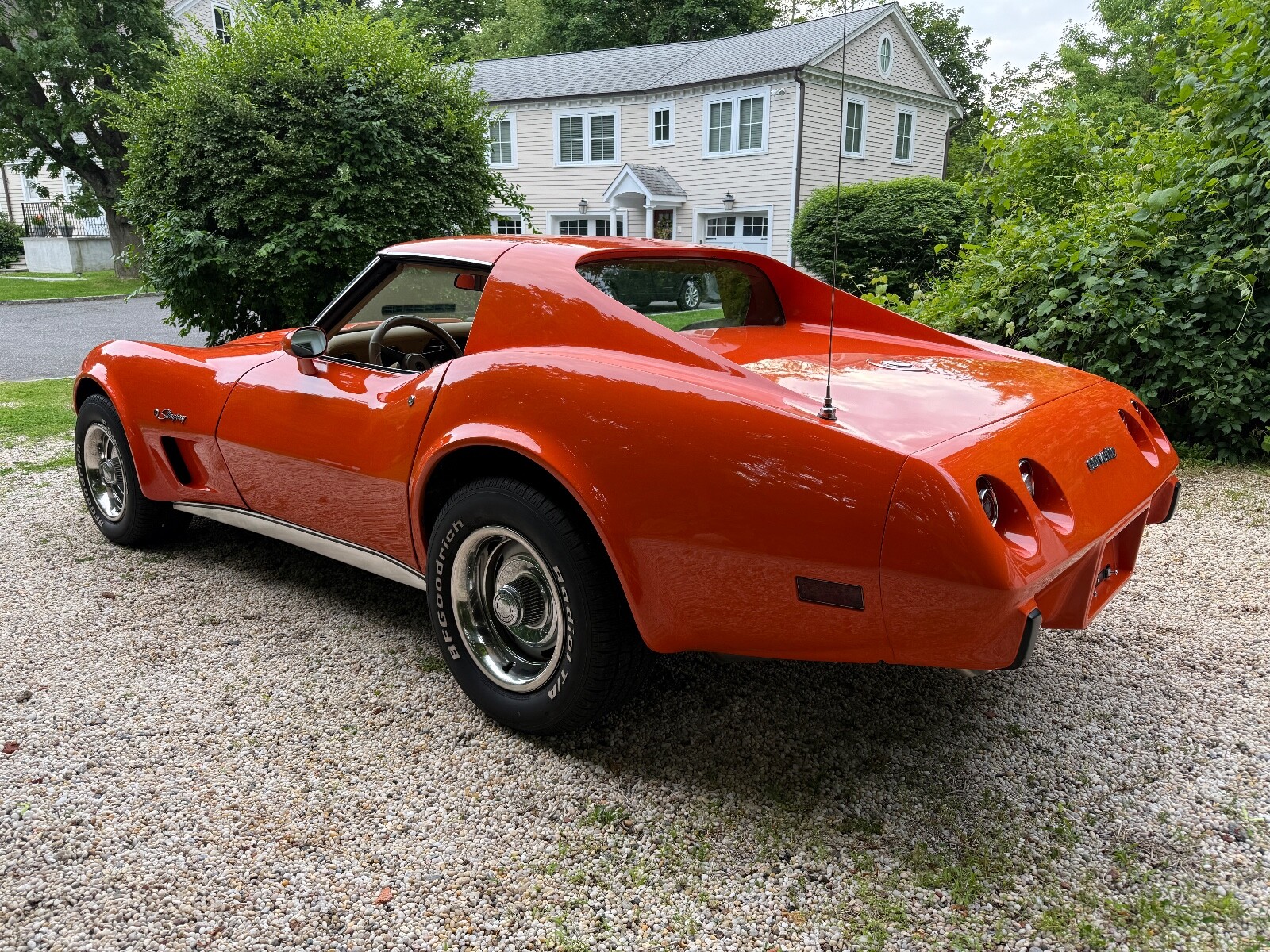 Chevrolet-Corvette-1976-Coupe-2