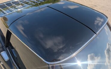 Chevrolet-Corvette-1976-Coupe-21