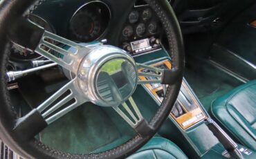 Chevrolet-Corvette-1976-Coupe-24