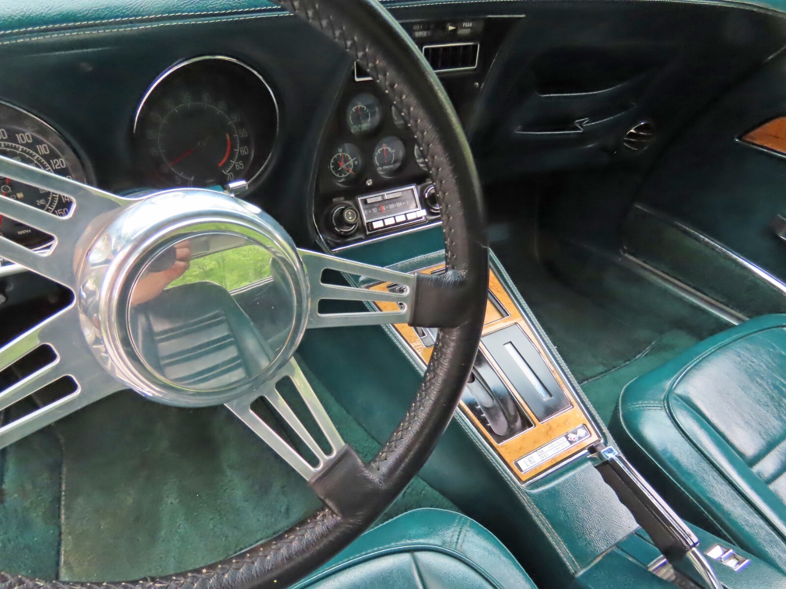 Chevrolet-Corvette-1976-Coupe-25