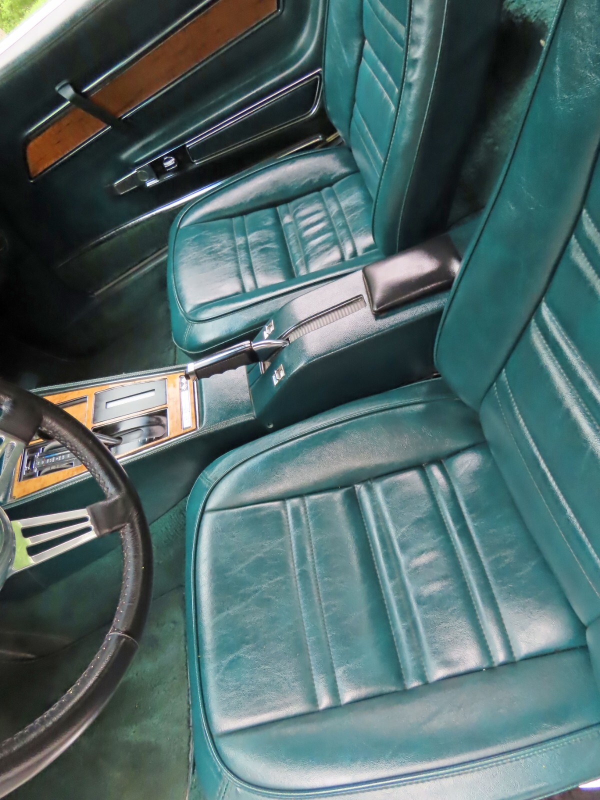Chevrolet-Corvette-1976-Coupe-26