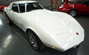 Chevrolet-Corvette-1976-Coupe-3