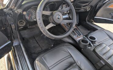 Chevrolet-Corvette-1976-Coupe-3