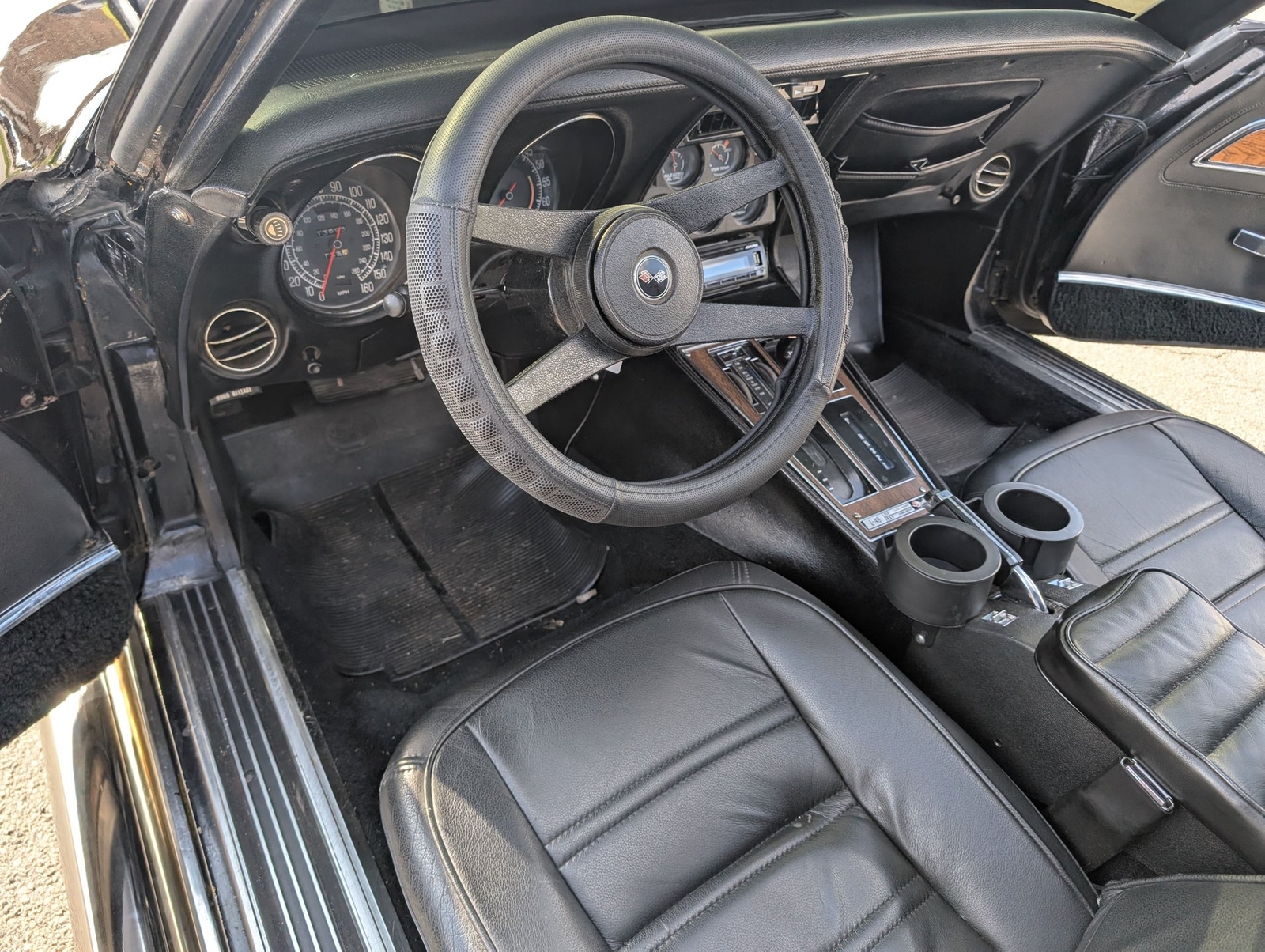 Chevrolet-Corvette-1976-Coupe-3