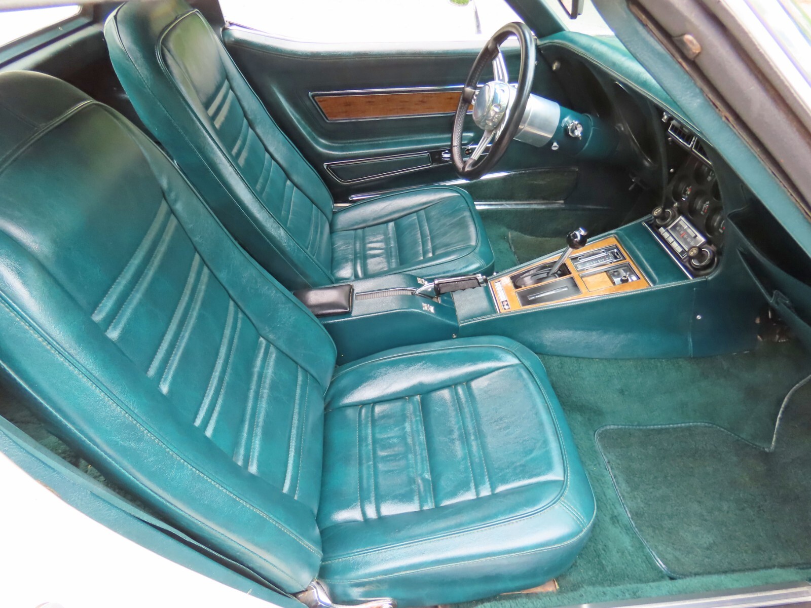 Chevrolet-Corvette-1976-Coupe-30