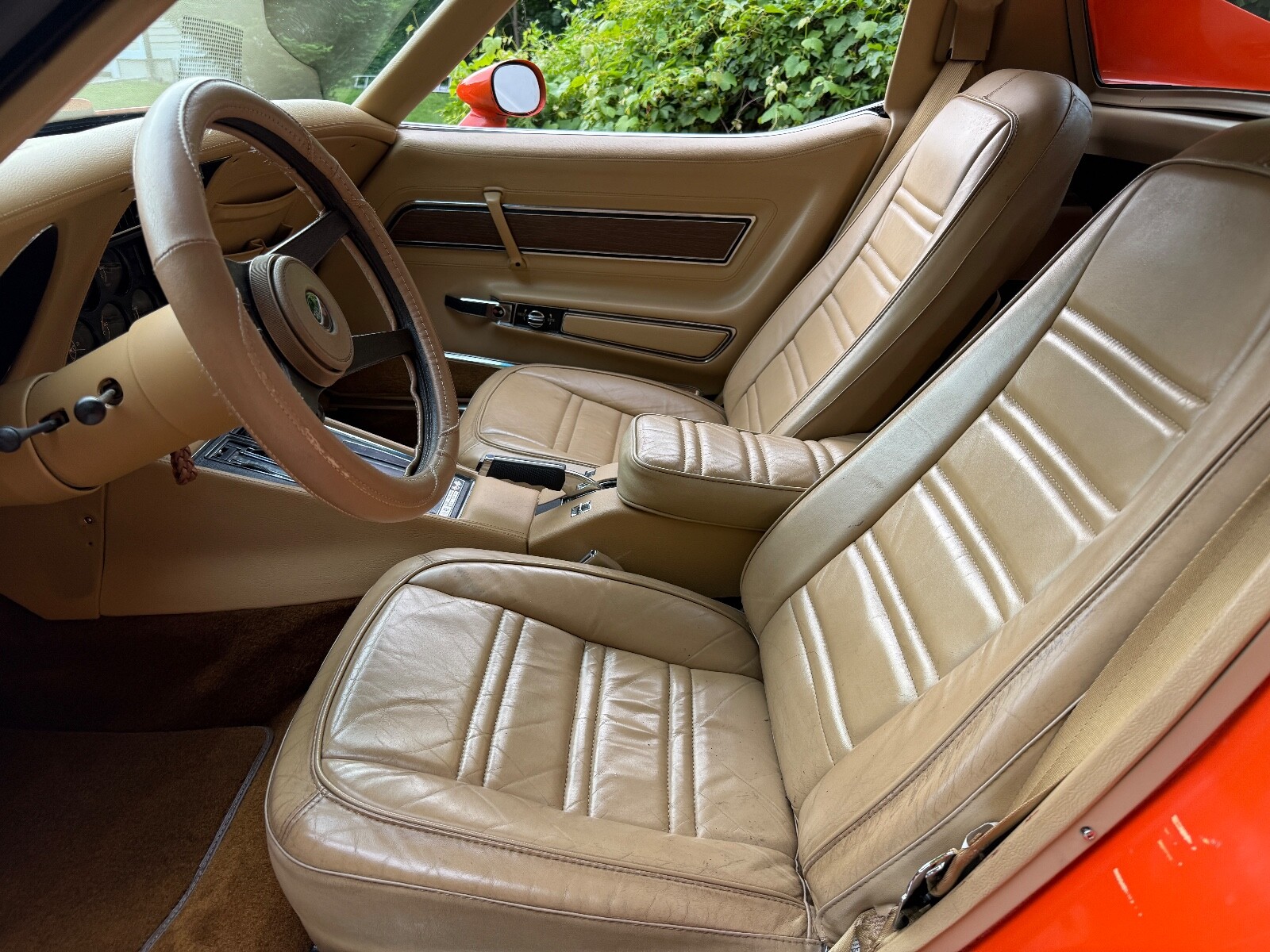 Chevrolet-Corvette-1976-Coupe-31