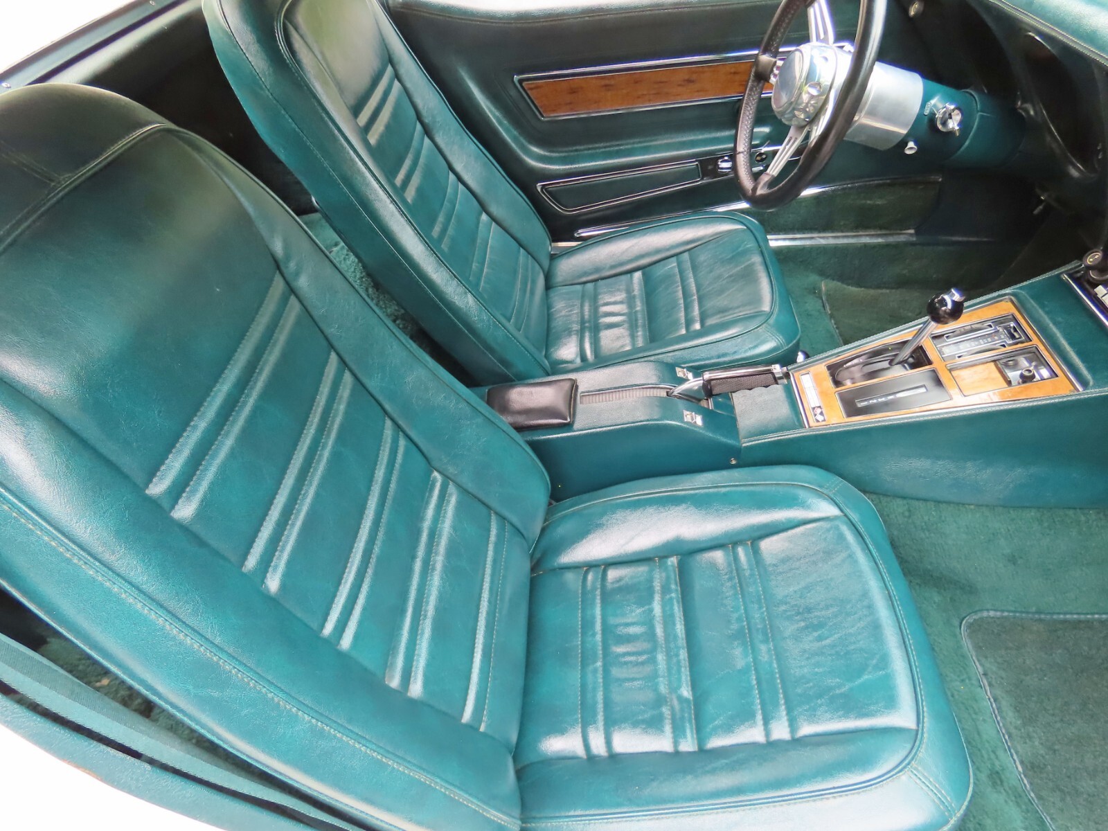 Chevrolet-Corvette-1976-Coupe-33