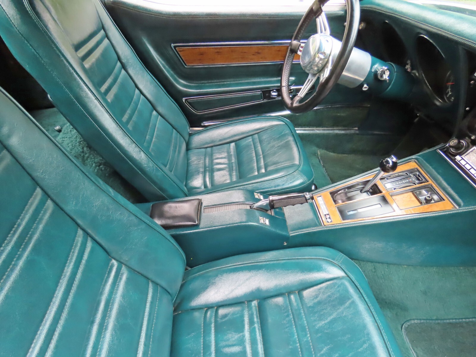Chevrolet-Corvette-1976-Coupe-34