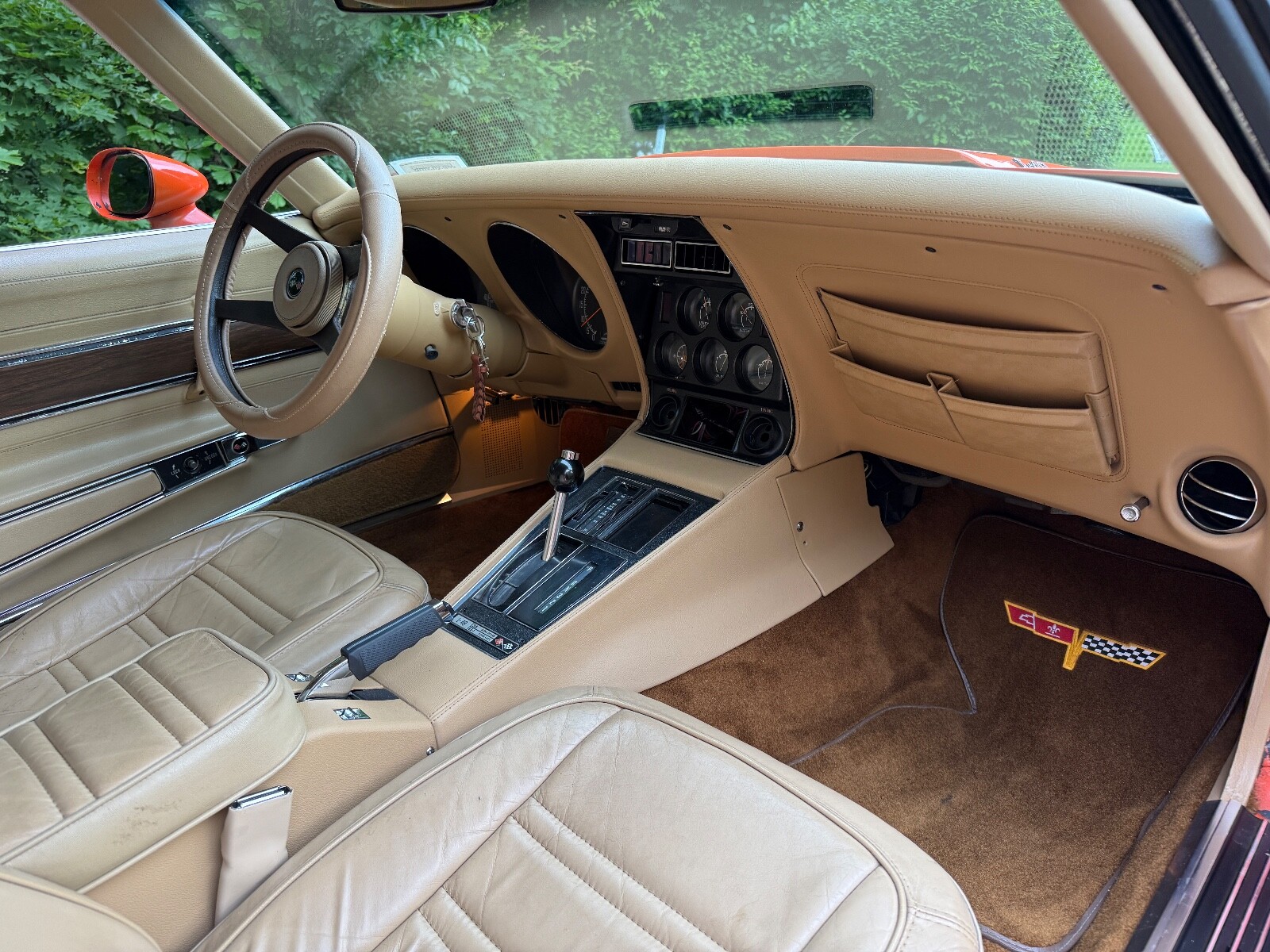 Chevrolet-Corvette-1976-Coupe-36