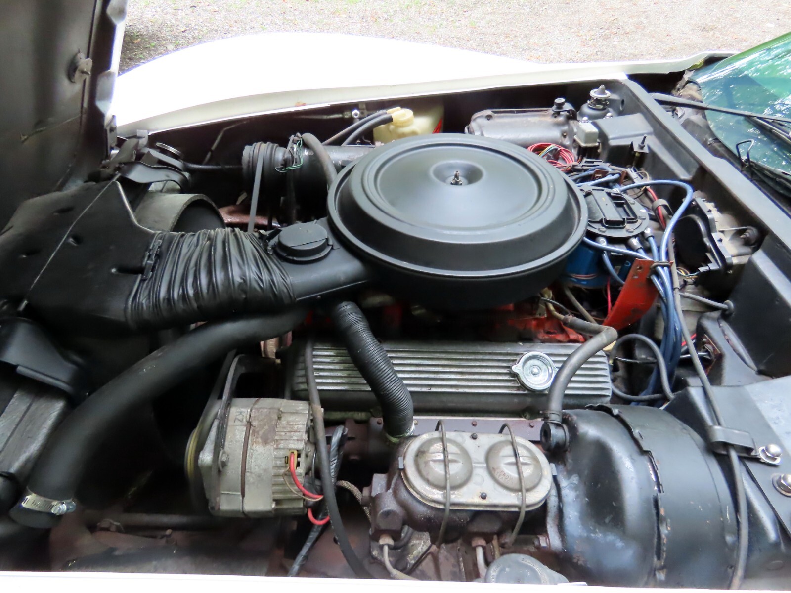 Chevrolet-Corvette-1976-Coupe-37
