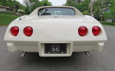 Chevrolet-Corvette-1976-Coupe-4