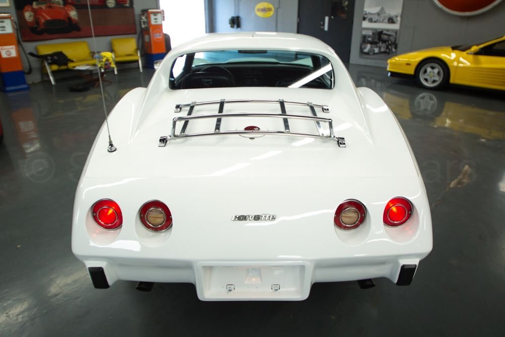Chevrolet-Corvette-1976-Coupe-6