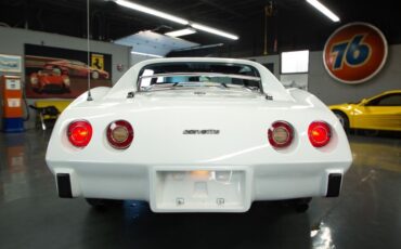 Chevrolet-Corvette-1976-Coupe-7