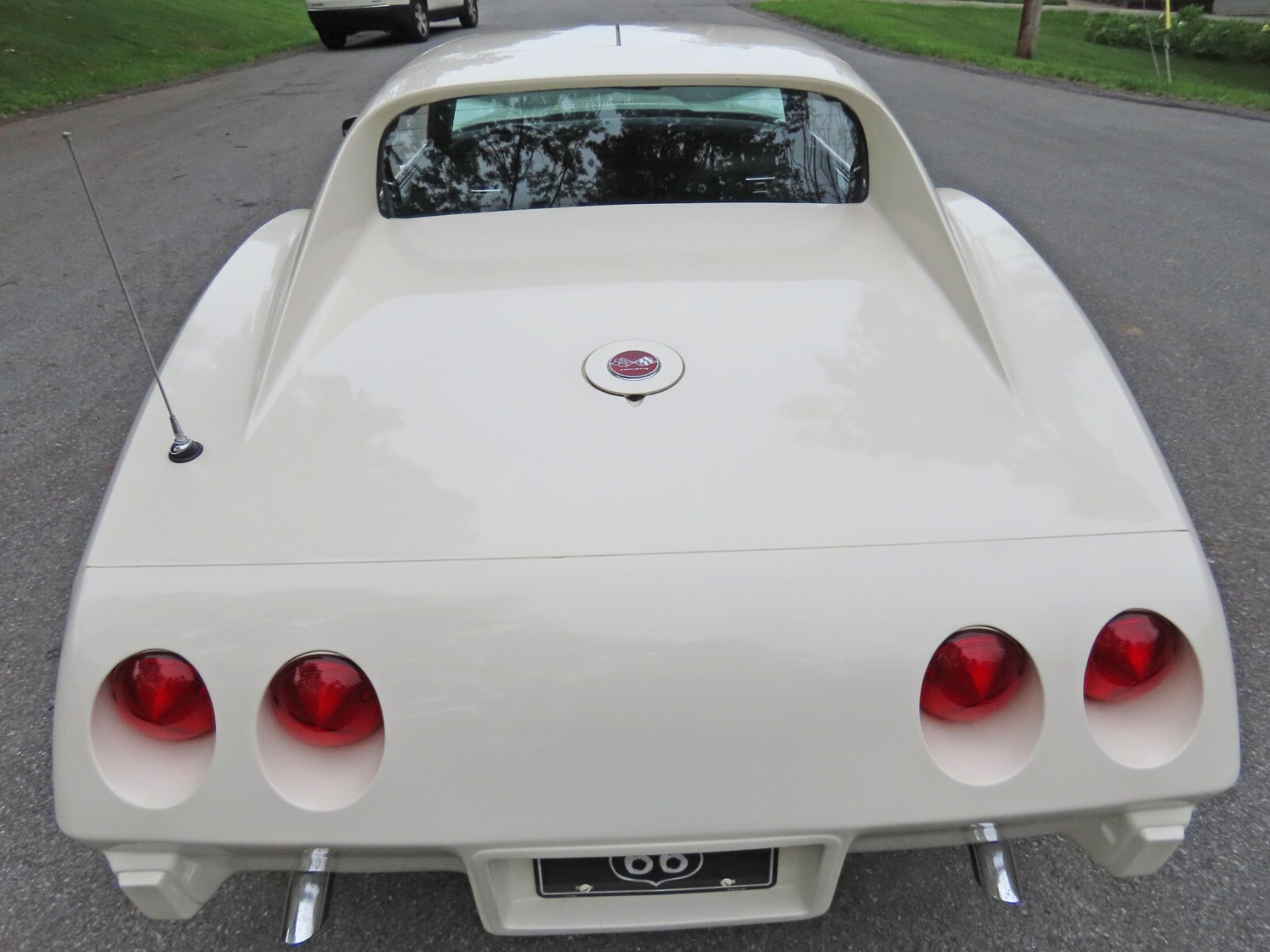 Chevrolet-Corvette-1976-Coupe-8