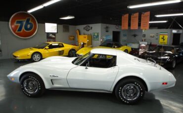 Chevrolet-Corvette-1976-Coupe-9