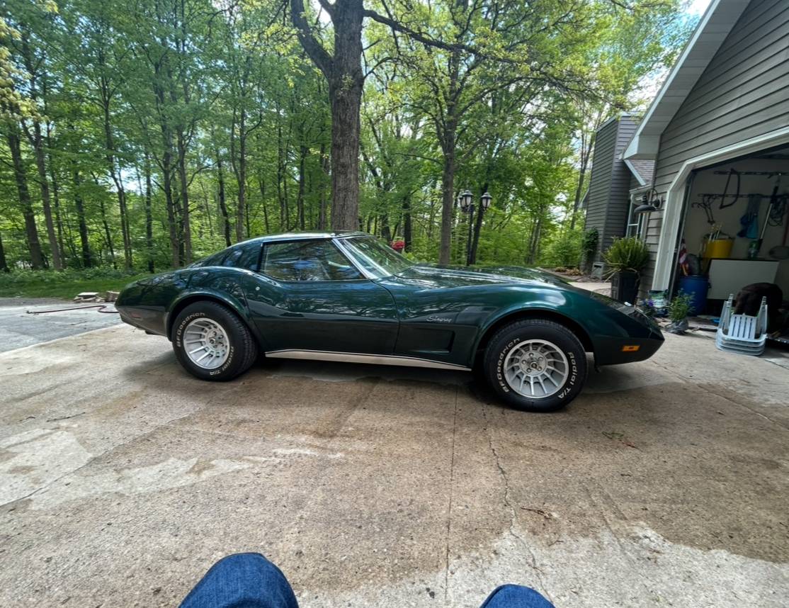Chevrolet Corvette  1976 green