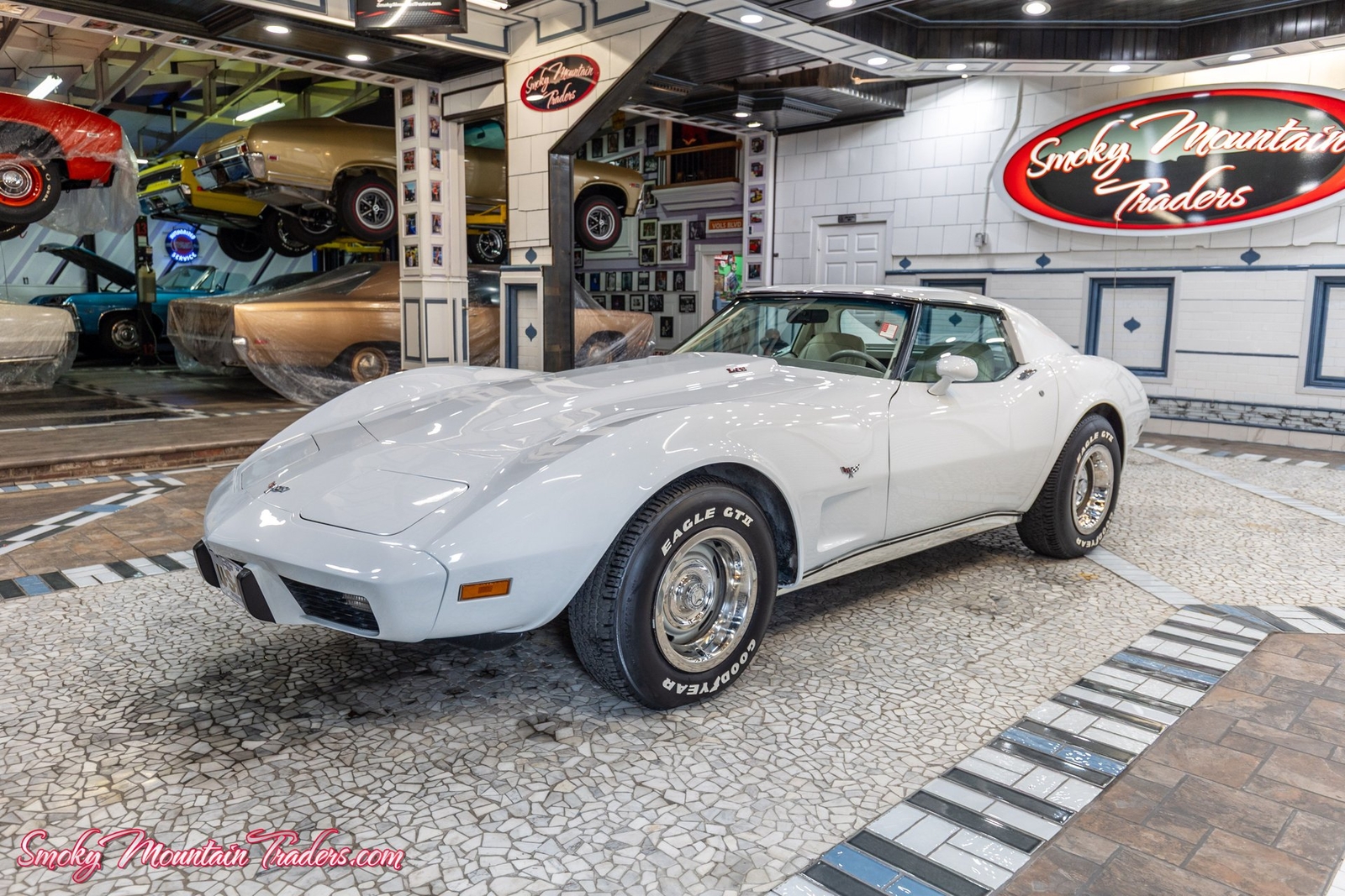 Chevrolet-Corvette-1977-1