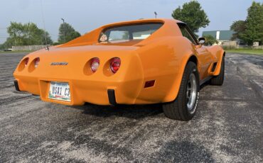 Chevrolet-Corvette-1977-1