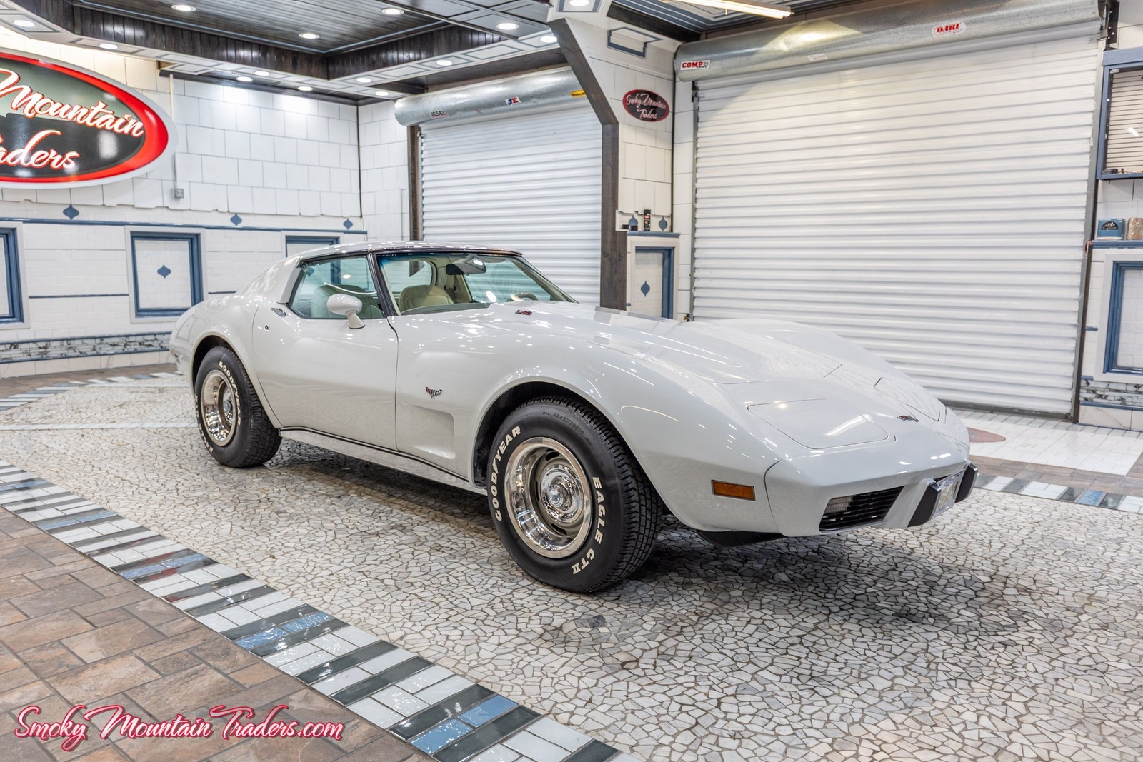 Chevrolet-Corvette-1977-12