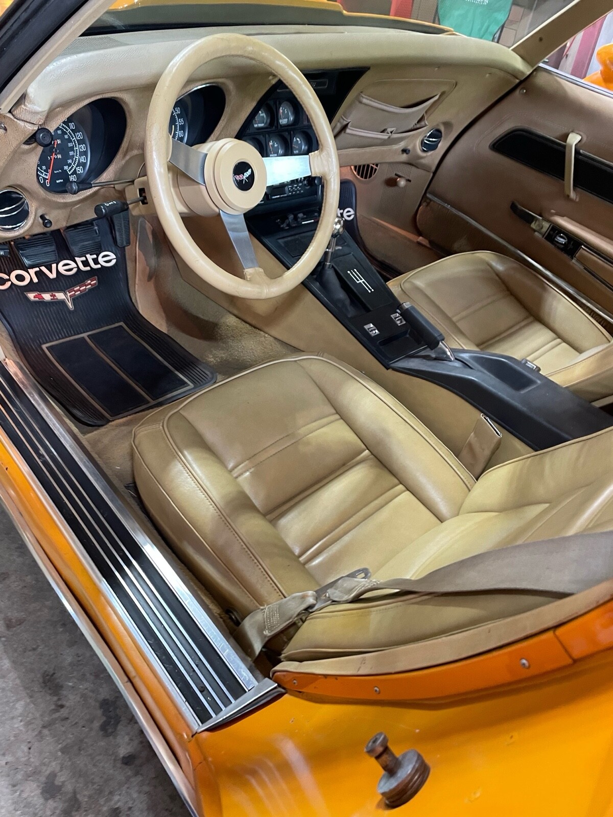 Chevrolet-Corvette-1977-12