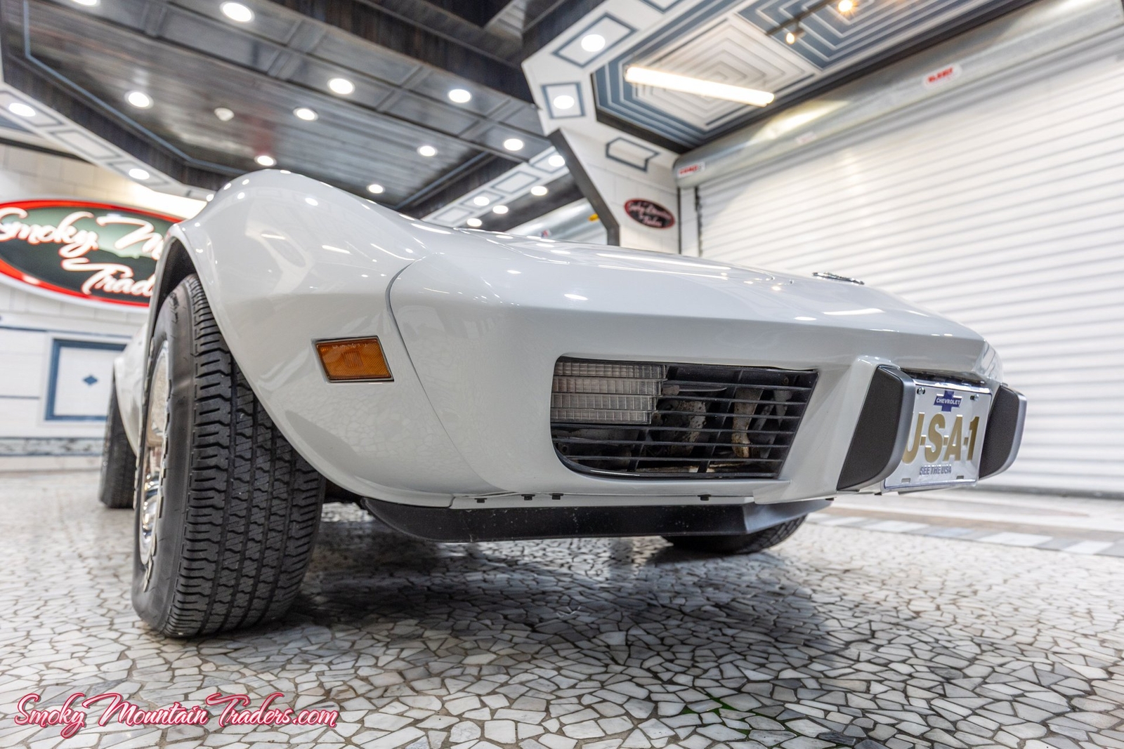 Chevrolet-Corvette-1977-14
