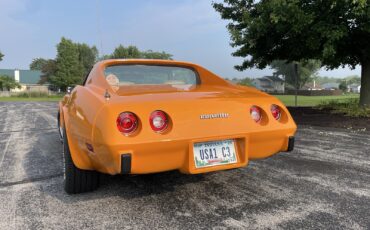 Chevrolet-Corvette-1977-2
