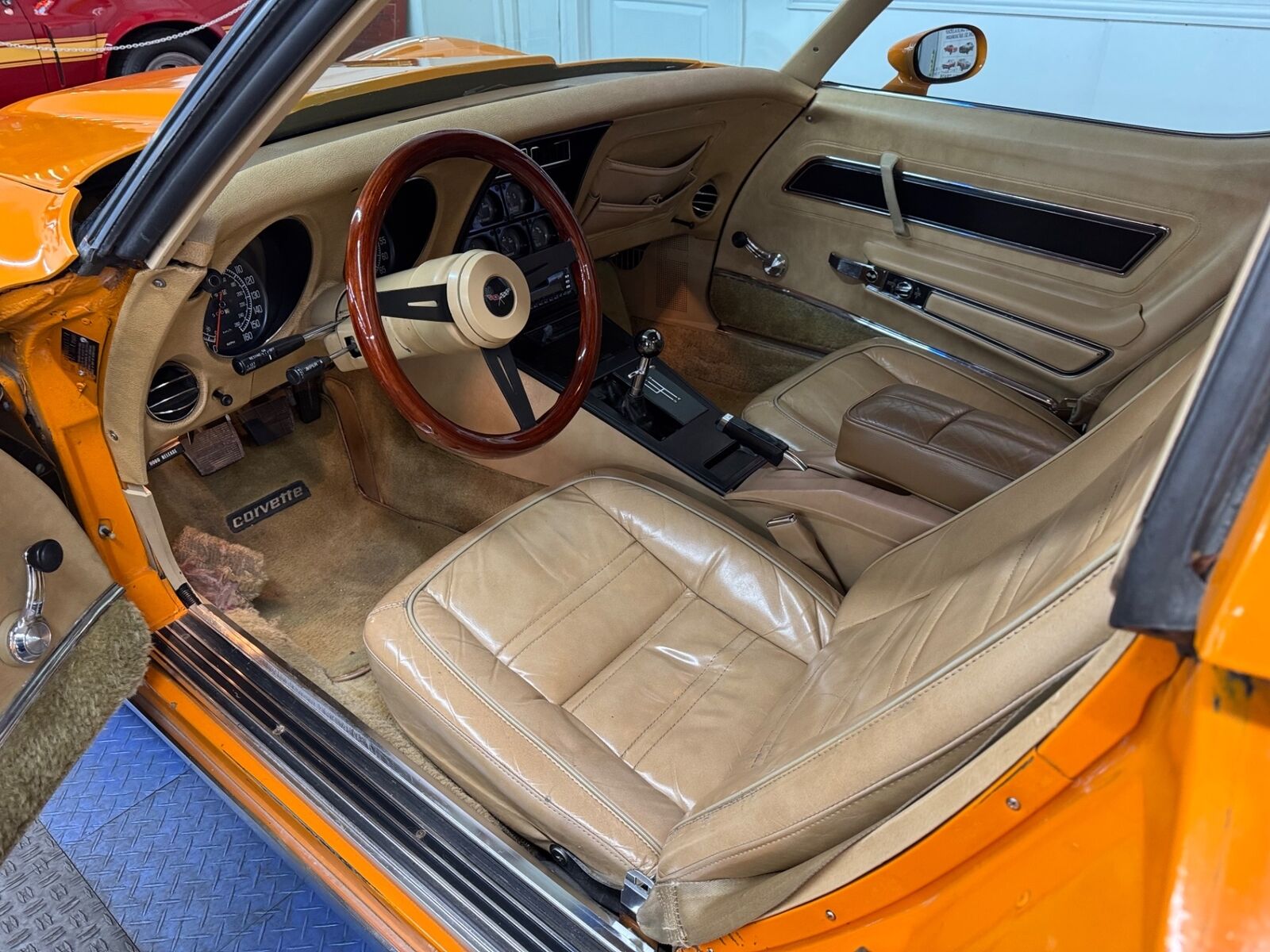 Chevrolet-Corvette-1977-2-Door-13