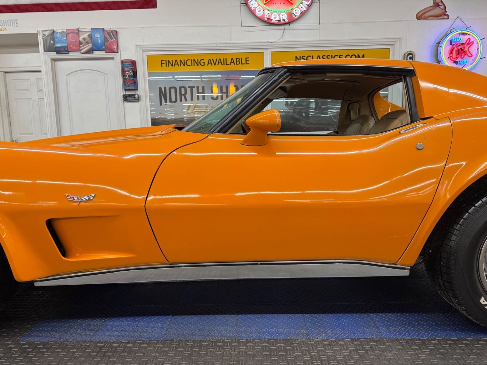 Chevrolet-Corvette-1977-2-Door-15