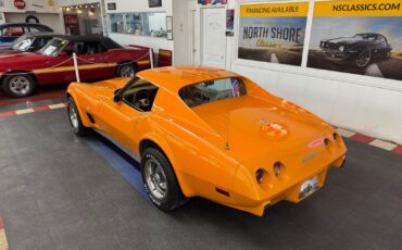 Chevrolet-Corvette-1977-2-Door-2