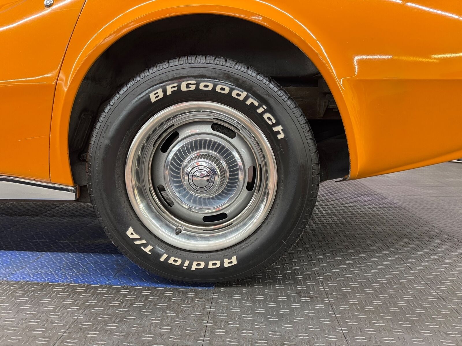 Chevrolet-Corvette-1977-2-Door-20