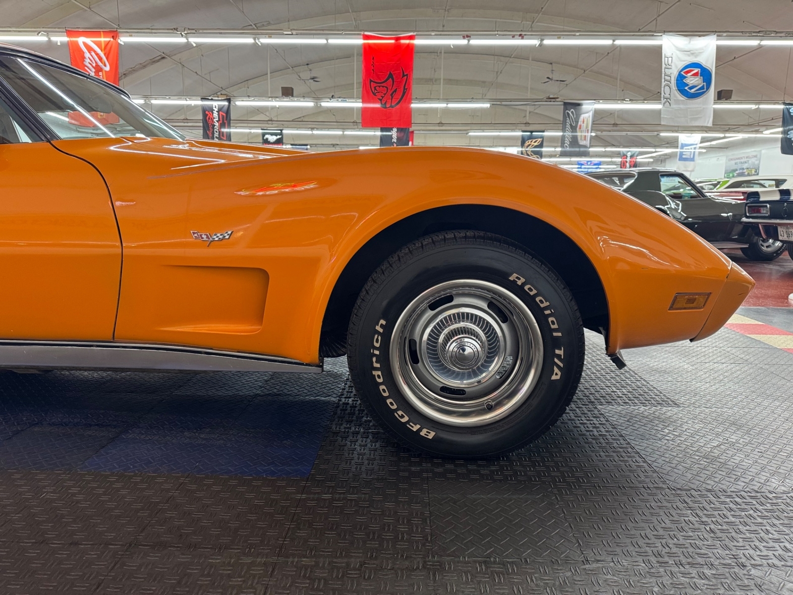 Chevrolet-Corvette-1977-2-Door-23
