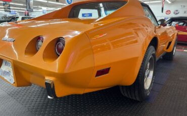 Chevrolet-Corvette-1977-2-Door-24