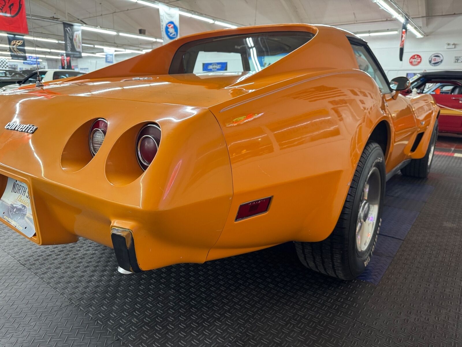 Chevrolet-Corvette-1977-2-Door-24