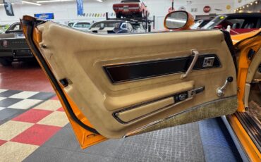 Chevrolet-Corvette-1977-2-Door-31
