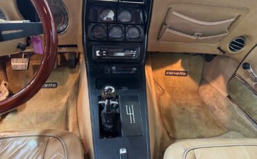 Chevrolet-Corvette-1977-2-Door-33