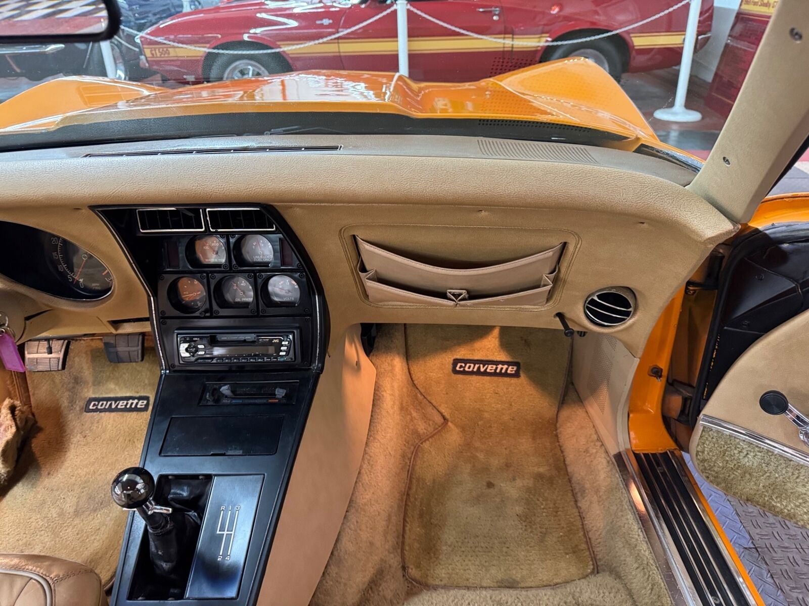 Chevrolet-Corvette-1977-2-Door-38