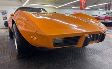 Chevrolet-Corvette-1977-2-Door-7