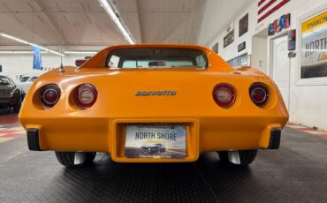 Chevrolet-Corvette-1977-2-Door-9